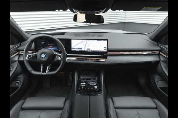 BMW i5 xDrive40 M-Sport - Onderstel Prof - Trekhaak - Bowers & Wilkins - Driving Ass Prof