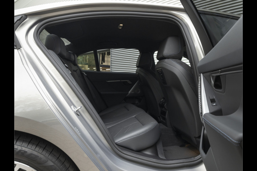 BMW i5 xDrive40 M-Sport - Onderstel Prof - Trekhaak - Bowers & Wilkins - Driving Ass Prof