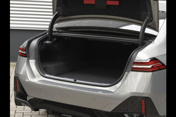 BMW i5 xDrive40 M-Sport - Onderstel Prof - Trekhaak - Bowers & Wilkins - Driving Ass Prof
