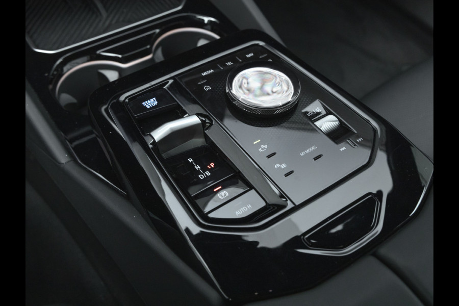 BMW i5 xDrive40 M-Sport - Onderstel Prof - Trekhaak - Bowers & Wilkins - Driving Ass Prof