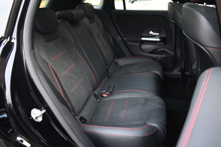 Mercedes-Benz GLA 250 e AMG Pano Night Camera
