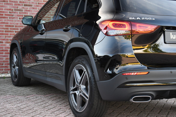 Mercedes-Benz GLA 250 e AMG Pano Night Camera