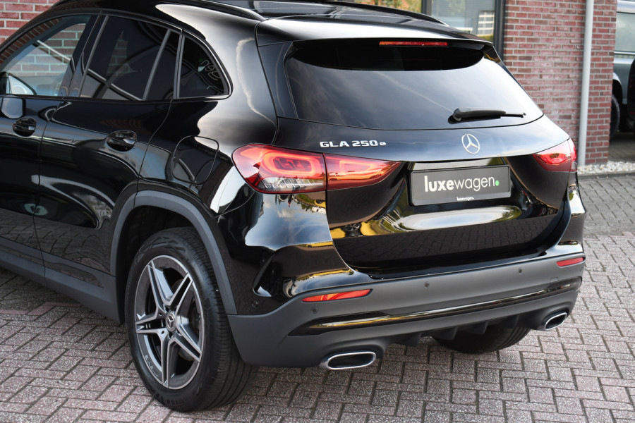 Mercedes-Benz GLA 250 e AMG Pano Night Camera