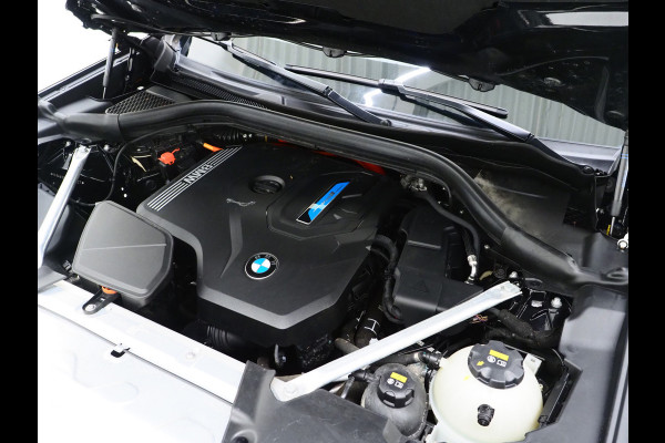 BMW X3 xDrive30e LCI 292PK | Leder | Sportstoelen | 360 | Stoelverwarming | DAB | Carplay