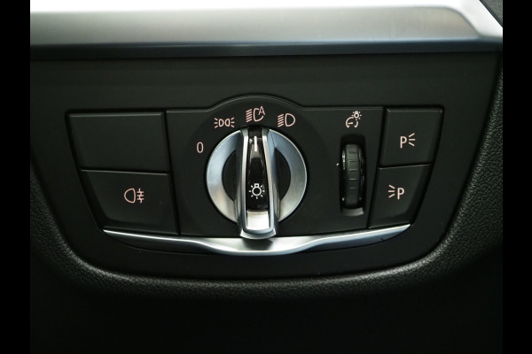 BMW X3 xDrive30e LCI 292PK | Leder | Sportstoelen | 360 | Stoelverwarming | DAB | Carplay