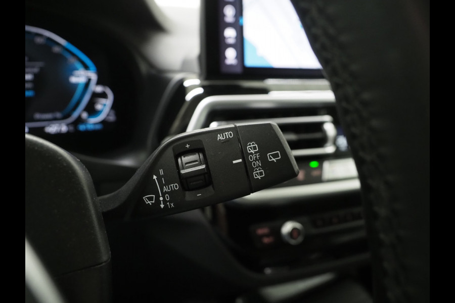 BMW X3 xDrive30e LCI 292PK | Leder | Sportstoelen | 360 | Stoelverwarming | DAB | Carplay