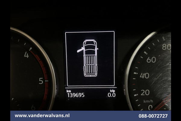 Volkswagen Crafter 2.0 TDI 141pk L3H3 L2H2 Euro6 Airco | Camera | Apple Carplay | Cruisecontrol | Chauffeursstoel Parkeersensoren, Bijrijdersbank, 3000kg trekvermogen,  Android Auto, zilver Volkswagen Crafter 2.0 TDI 141pk L3H3 L2H2 Euro6 Airco | Camera | Apple Carplay | Cruisecontrol | Chauffeursstoel Parkeersensoren, Bijrijdersbank, 3000kg trekvermogen,  Android Auto, zilver