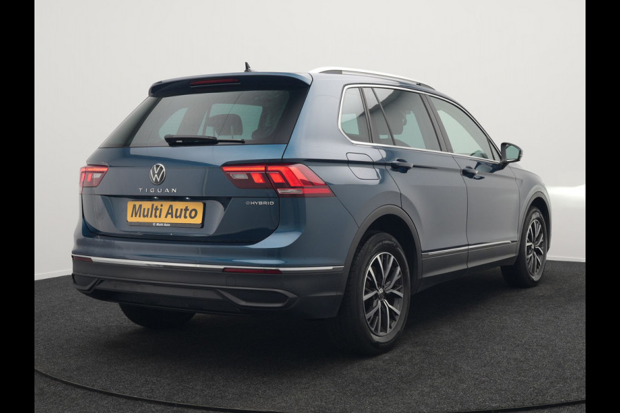 Volkswagen Tiguan 1.4 TSI eHybrid Life Plug In Hybrid 245pk Dealer O.H PHEV | Trekhaak Af Fabriek | Panodak | Adaptive Cruise | Camera | Sportstoelen Verwarmd | Navigatie | Stuurverwarming | Virtual | DAB |