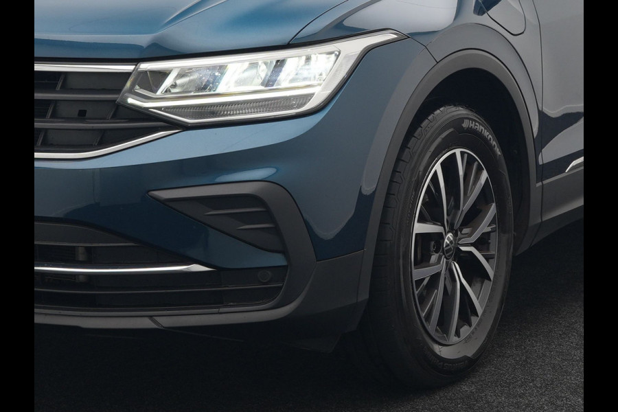 Volkswagen Tiguan 1.4 TSI eHybrid Life Plug In Hybrid 245pk Dealer O.H PHEV | Trekhaak Af Fabriek | Panodak | Adaptive Cruise | Camera | Sportstoelen Verwarmd | Navigatie | Stuurverwarming | Virtual | DAB |
