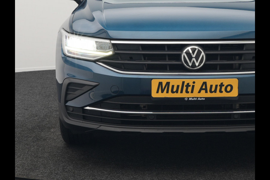 Volkswagen Tiguan 1.4 TSI eHybrid Life Plug In Hybrid 245pk Dealer O.H PHEV | Trekhaak Af Fabriek | Panodak | Adaptive Cruise | Camera | Sportstoelen Verwarmd | Navigatie | Stuurverwarming | Virtual | DAB |
