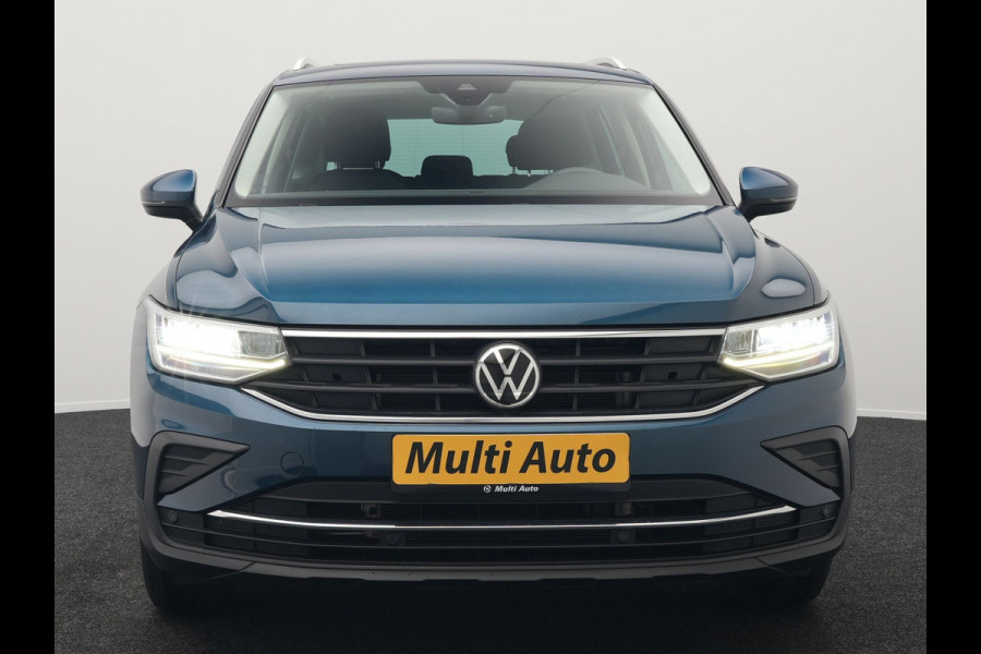 Volkswagen Tiguan 1.4 TSI eHybrid Life Plug In Hybrid 245pk Dealer O.H PHEV | Trekhaak Af Fabriek | Panodak | Adaptive Cruise | Camera | Sportstoelen Verwarmd | Navigatie | Stuurverwarming | Virtual | DAB |