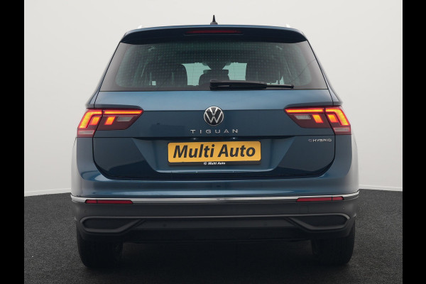 Volkswagen Tiguan 1.4 TSI eHybrid Life Plug In Hybrid 245pk Dealer O.H PHEV | Trekhaak Af Fabriek | Panodak | Adaptive Cruise | Camera | Sportstoelen Verwarmd | Navigatie | Stuurverwarming | Virtual | DAB |