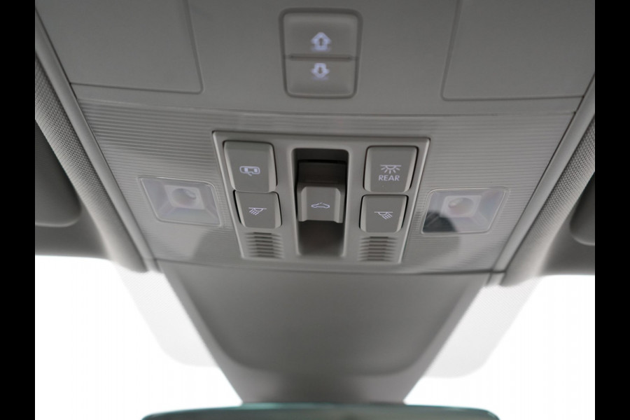 Volkswagen Tiguan 1.4 TSI eHybrid Life Plug In Hybrid 245pk Dealer O.H PHEV | Trekhaak Af Fabriek | Panodak | Adaptive Cruise | Camera | Sportstoelen Verwarmd | Navigatie | Stuurverwarming | Virtual | DAB |