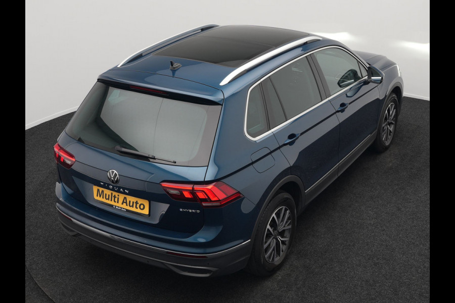 Volkswagen Tiguan 1.4 TSI eHybrid Life Plug In Hybrid 245pk Dealer O.H PHEV | Trekhaak Af Fabriek | Panodak | Adaptive Cruise | Camera | Sportstoelen Verwarmd | Navigatie | Stuurverwarming | Virtual | DAB |