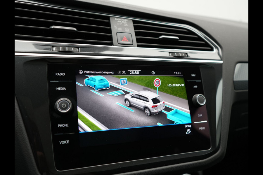 Volkswagen Tiguan 1.4 TSI eHybrid Life Plug In Hybrid 245pk Dealer O.H PHEV | Trekhaak Af Fabriek | Panodak | Adaptive Cruise | Camera | Sportstoelen Verwarmd | Navigatie | Stuurverwarming | Virtual | DAB |