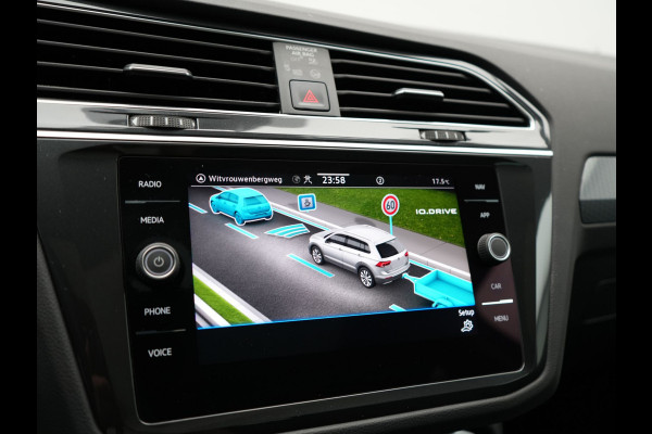 Volkswagen Tiguan 1.4 TSI eHybrid Life Plug In Hybrid 245pk Dealer O.H PHEV | Trekhaak Af Fabriek | Panodak | Adaptive Cruise | Camera | Sportstoelen Verwarmd | Navigatie | Stuurverwarming | Virtual | DAB |