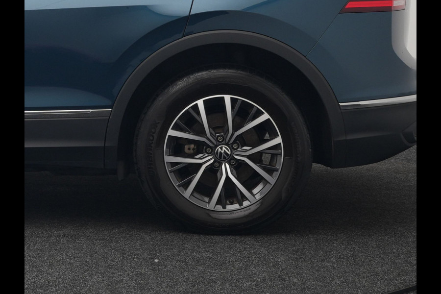 Volkswagen Tiguan 1.4 TSI eHybrid Life Plug In Hybrid 245pk Dealer O.H PHEV | Trekhaak Af Fabriek | Panodak | Adaptive Cruise | Camera | Sportstoelen Verwarmd | Navigatie | Stuurverwarming | Virtual | DAB |
