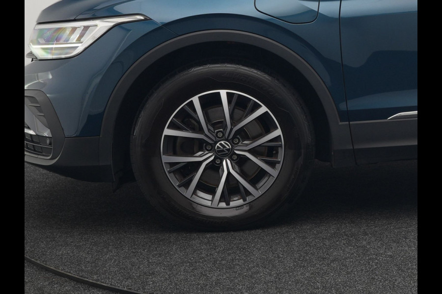 Volkswagen Tiguan 1.4 TSI eHybrid Life Plug In Hybrid 245pk Dealer O.H PHEV | Trekhaak Af Fabriek | Panodak | Adaptive Cruise | Camera | Sportstoelen Verwarmd | Navigatie | Stuurverwarming | Virtual | DAB |