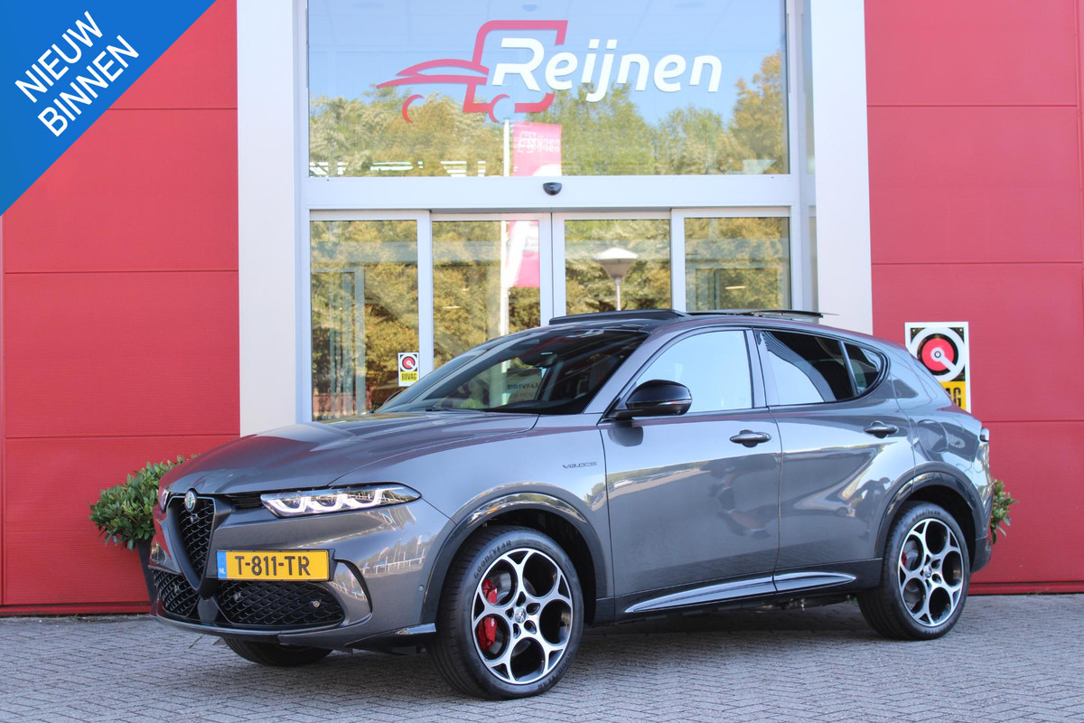 Alfa Romeo Tonale PHEV 280PK VELOCE | NIEUWE AUTO! | PANORAMISCH SCHUIF/KANTEL DAK | WINTERPACK: STOEL/STUUR VERWARMING | TECHNOLOGY PACK: PARKEERWAARSCHUWING VOOR EN ACHTER/360° CAMERA/AUTOMATISCH INPARKEREN/ AUTONOMOUS DRIVING LEVEL 2: ADAPTIVE CRUISE CONTROL/LANE CENTERING ASSIST/TRAFFIC JAM ASSIST DODEHOEK DETECTIE AUTOMATISCH DIMMENDE BUITENSPIEGELS | DRAADLOZE TELEFOONLADER | FULL LED MATRIX KOPLAMPEN | DUAL STAGE VALVE: ACTIEVE DEMPING | KEYLESS ENTRY/START | 19" LICHTMETALEN VELGEN | ROODGESPOTEN BREMBO REMKLAUWEN | NAVIGATIE | DRAADLOZE APPLE CARPLAY/ANDROID AUTO | ELEKTRISCH B Alfa Romeo Tonale PHEV 280PK VELOCE | NIEUWE AUTO! | PANORAMISCH SCHUIF/KANTEL DAK | WINTERPACK: STOEL/STUUR VERWARMING | TECHNOLOGY PACK: PARKEERWAARSCHUWING VOOR EN ACHTER/360° CAMERA/AUTOMATISCH INPARKEREN/ AUTONOMOUS DRIVING LEVEL 2: ADAPTIVE CRUISE CONTROL/LANE CENTERING ASSIST/TRAFFIC JAM ASSIST DODEHOEK DETECTIE AUTOMATISCH DIMMENDE BUITENSPIEGELS | DRAADLOZE TELEFOONLADER | FULL LED MATRIX KOPLAMPEN | DUAL STAGE VALVE: ACTIEVE DEMPING | KEYLESS ENTRY/START | 19" LICHTMETALEN VELGEN | ROODGESPOTEN BREMBO REMKLAUWEN | NAVIGATIE | DRAADLOZE APPLE CARPLAY/ANDROID AUTO | ELEKTRISCH B