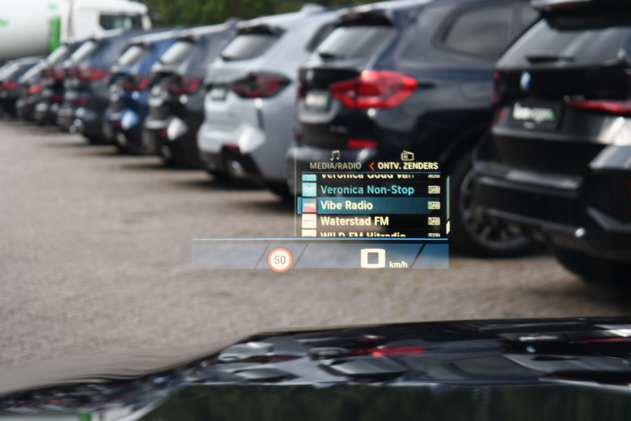BMW 3 Serie M3 xDrive Competition LCI | Keramisch | Tansanit | Drivers pack
