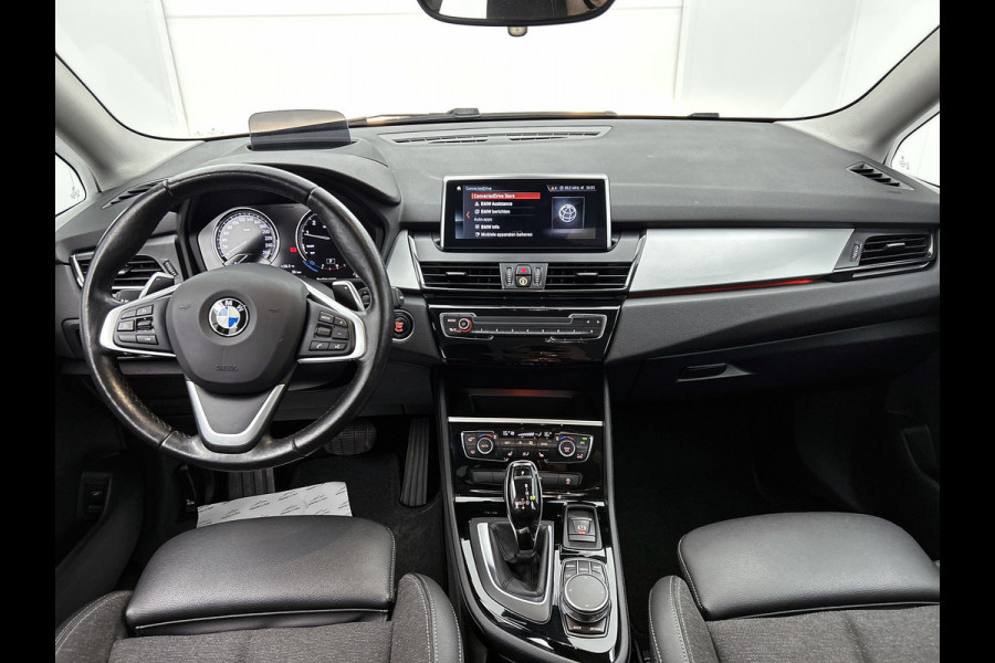 BMW 2 Serie Active Tourer 220i Executive | 192 PK | StoelverW | TrekH | Head up | AchterCAM | Cruise contl | Dealr ondH | Climate