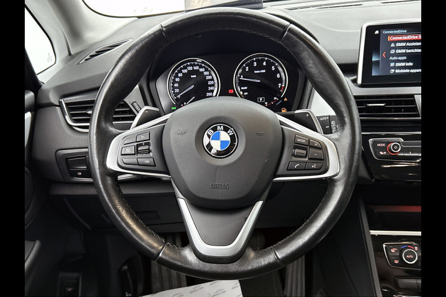 BMW 2 Serie Active Tourer 220i Executive | 192 PK | StoelverW | TrekH | Head up | AchterCAM | Cruise contl | Dealr ondH | Climate