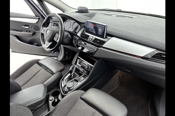 BMW 2 Serie Active Tourer 220i Executive | 192 PK | StoelverW | TrekH | Head up | AchterCAM | Cruise contl | Dealr ondH | Climate