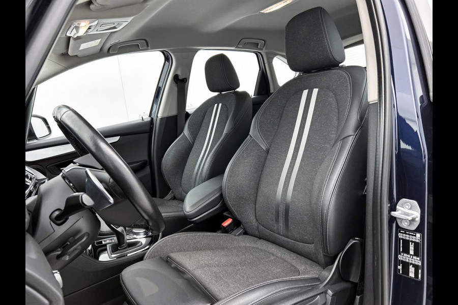 BMW 2 Serie Active Tourer 220i Executive | 192 PK | StoelverW | TrekH | Head up | AchterCAM | Cruise contl | Dealr ondH | Climate