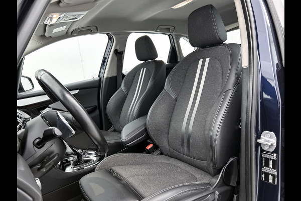 BMW 2 Serie Active Tourer 220i Executive | 192 PK | StoelverW | TrekH | Head up | AchterCAM | Cruise contl | Dealr ondH | Climate