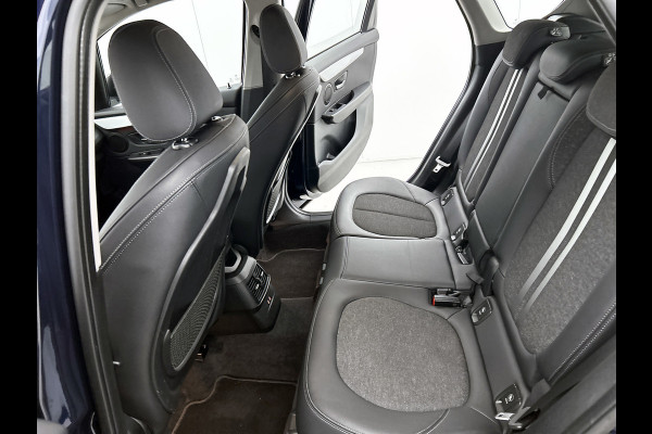 BMW 2 Serie Active Tourer 220i Executive | 192 PK | StoelverW | TrekH | Head up | AchterCAM | Cruise contl | Dealr ondH | Climate