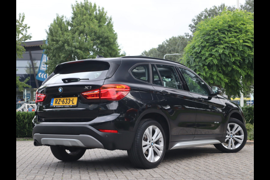 BMW X1 sDrive18i 136 PK High Executive / Panoramadak