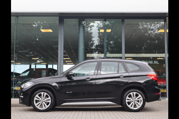 BMW X1 sDrive18i 136 PK High Executive / Panoramadak
