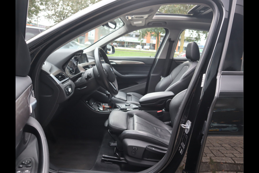 BMW X1 sDrive18i 136 PK High Executive / Panoramadak