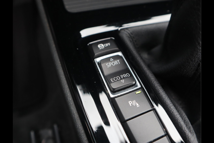 BMW X1 sDrive18i 136 PK High Executive / Panoramadak