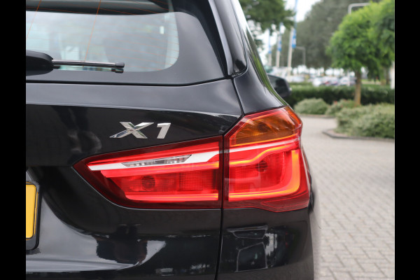 BMW X1 sDrive18i 136 PK High Executive / Panoramadak