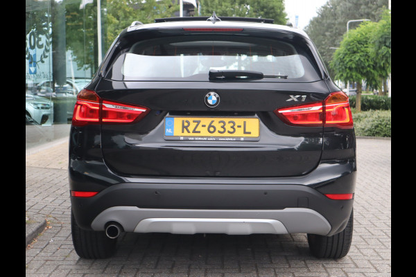 BMW X1 sDrive18i 136 PK High Executive / Panoramadak