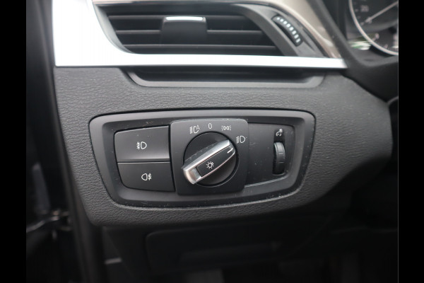 BMW X1 sDrive18i 136 PK High Executive / Panoramadak