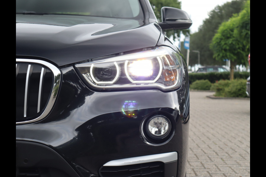 BMW X1 sDrive18i 136 PK High Executive / Panoramadak