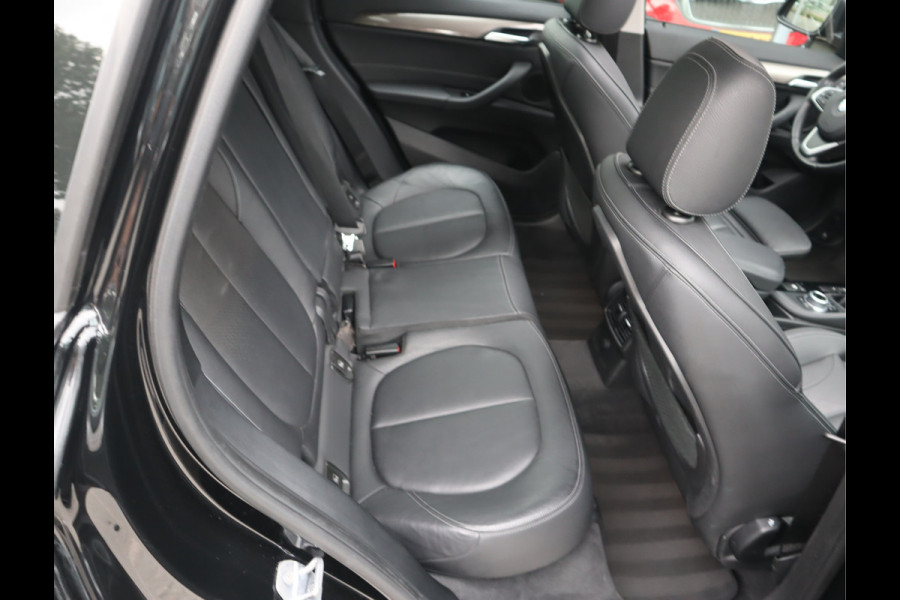 BMW X1 sDrive18i 136 PK High Executive / Panoramadak
