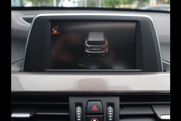 BMW X1 sDrive18i 136 PK High Executive / Panoramadak