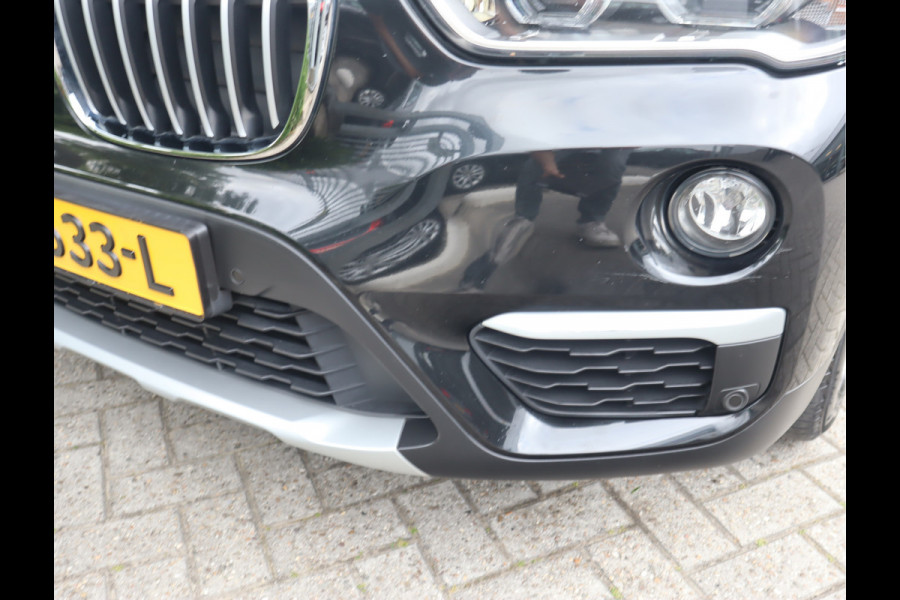 BMW X1 sDrive18i 136 PK High Executive / Panoramadak