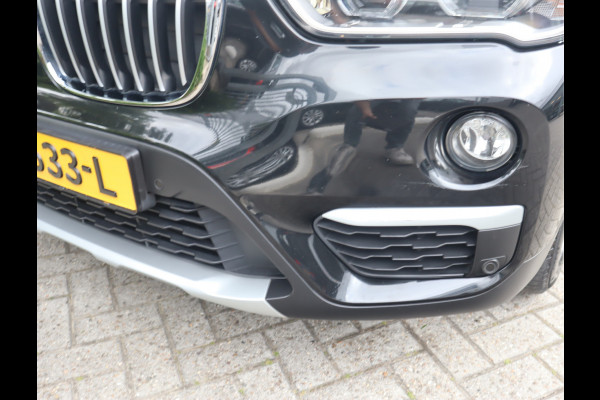 BMW X1 sDrive18i 136 PK High Executive / Panoramadak