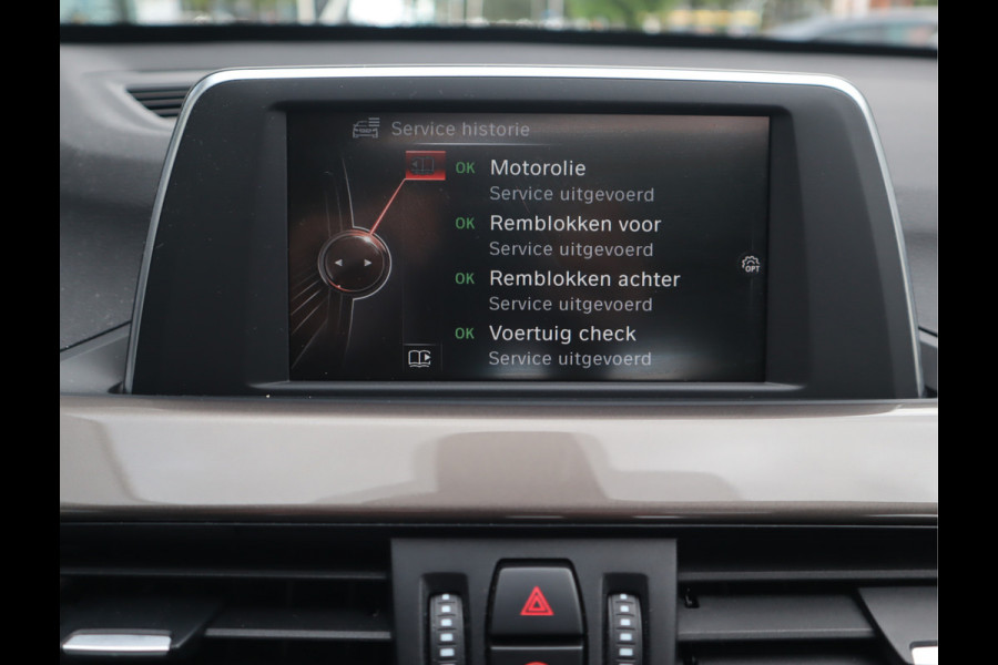 BMW X1 sDrive18i 136 PK High Executive / Panoramadak