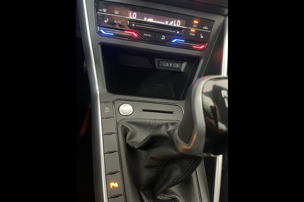 Volkswagen Polo 1.0 TSI Life Edition Airco - Achteruitrijcamera - Parkeersensoren achter - Stuur leder - Multifunctioneel stuurwiel - Cruise control - Climate control - Stoelverwarming - Apple carplay -