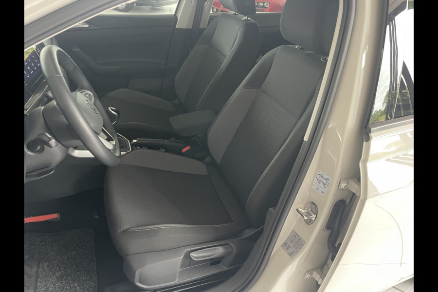 Volkswagen Polo 1.0 TSI Life Edition Airco - Achteruitrijcamera - Parkeersensoren achter - Stuur leder - Multifunctioneel stuurwiel - Cruise control - Climate control - Stoelverwarming - Apple carplay -
