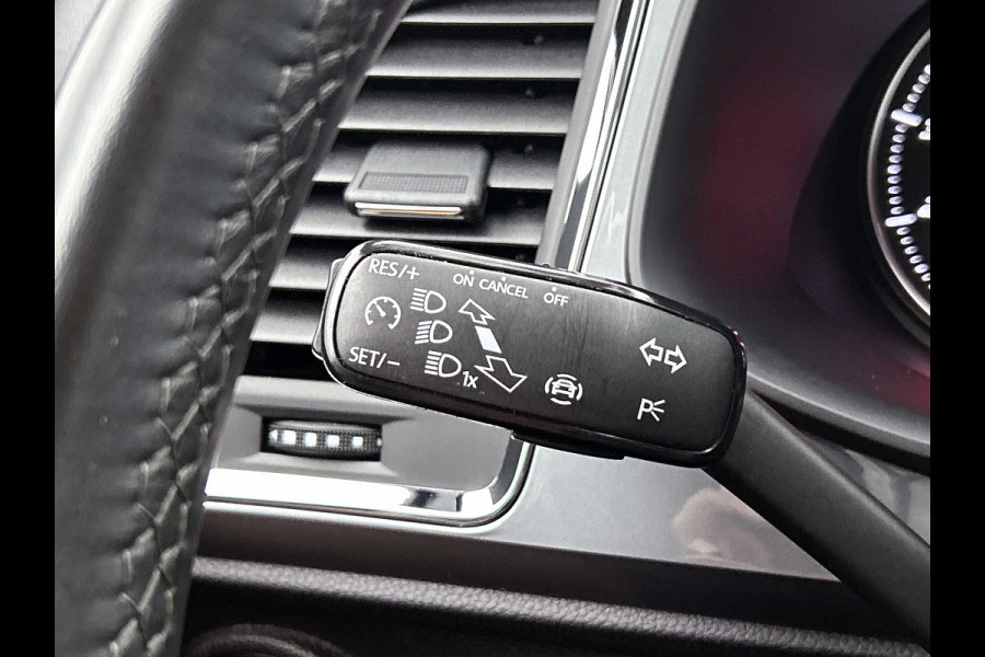 Seat Ateca 1.0 EcoTSI Style Business Intense Sport (CARPLAY, CAMERA, 1e EIGENAAR, ELEKT. ACHTERKLEP, GOED ONDERHOUDEN)