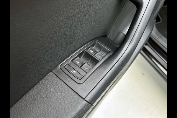 Seat Ateca 1.0 EcoTSI Style Business Intense Sport (CARPLAY, CAMERA, 1e EIGENAAR, ELEKT. ACHTERKLEP, GOED ONDERHOUDEN)