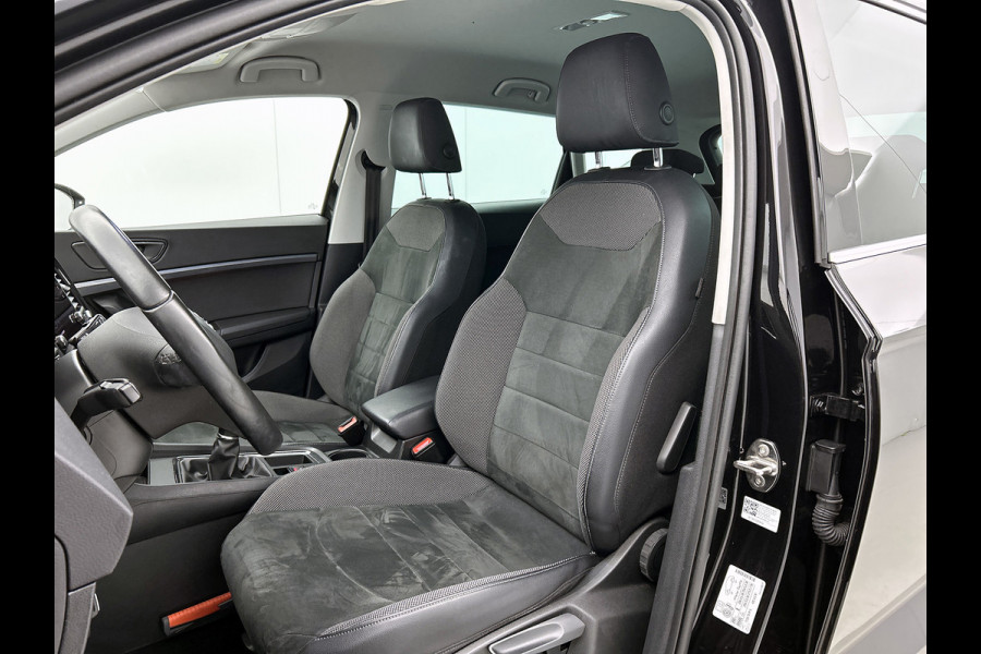 Seat Ateca 1.0 EcoTSI Style Business Intense Sport (CARPLAY, CAMERA, 1e EIGENAAR, ELEKT. ACHTERKLEP, GOED ONDERHOUDEN)
