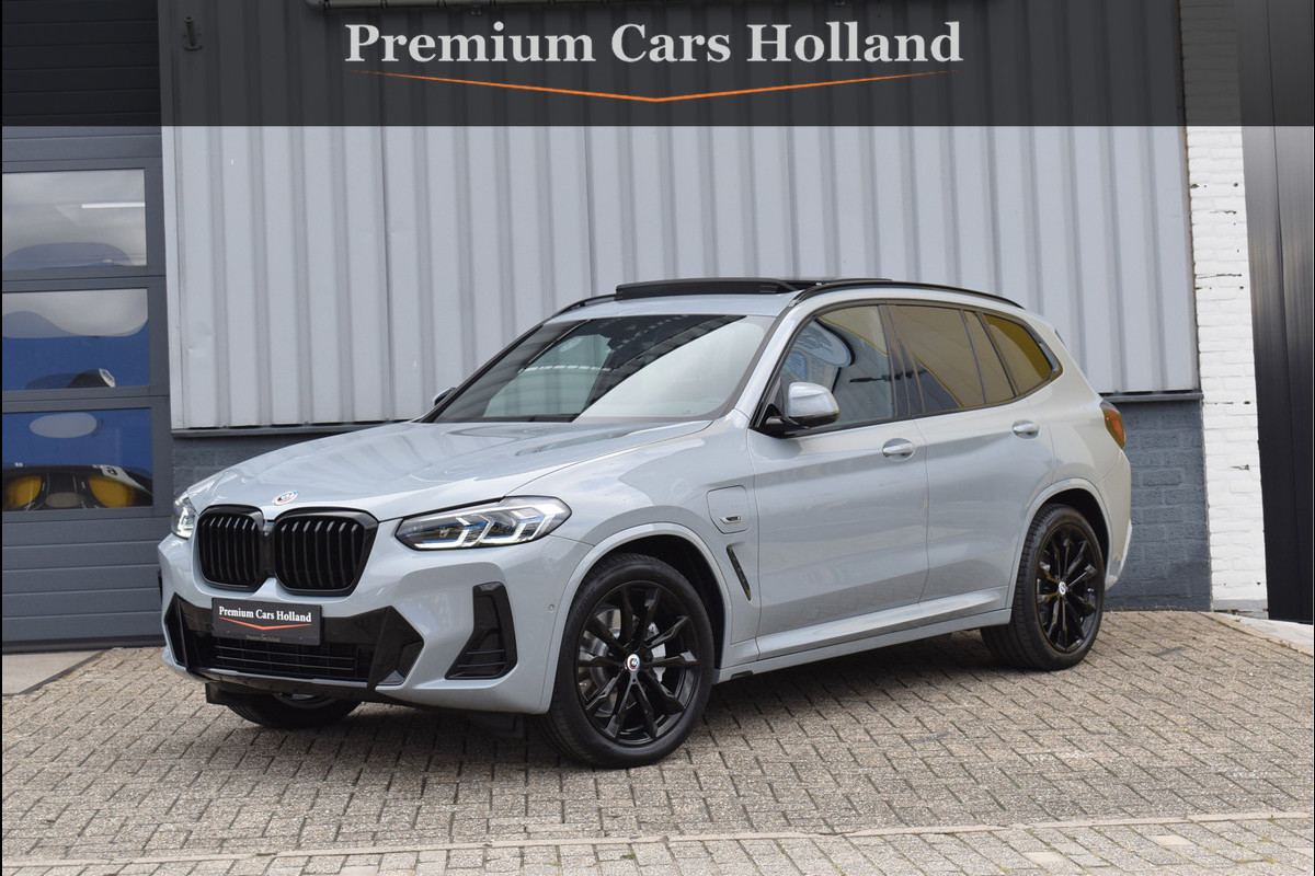 BMW X3 xDrive30e M-Sport Pakket 292 Pk Brooklyn Grau Laser Led Pano Navi Leder HUD Camera 20 Inch BMW X3 xDrive30e M-Sport Pakket 292 Pk Brooklyn Grau Laser Led Pano Navi Leder HUD Camera 20 Inch