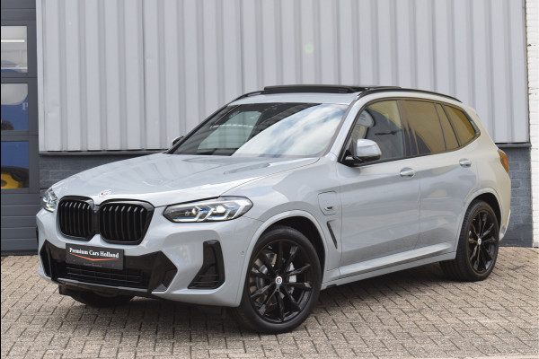 BMW X3 xDrive30e M-Sport Pakket 292 Pk Brooklyn Grau Laser Led Pano Navi Leder HUD Camera 20 Inch